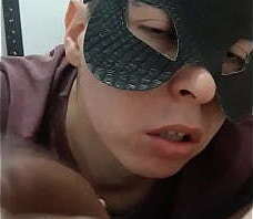 Novinho pirocudo veio me visitar