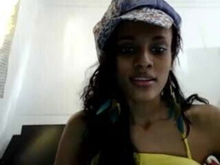 mulatinha siririca para amigos chat