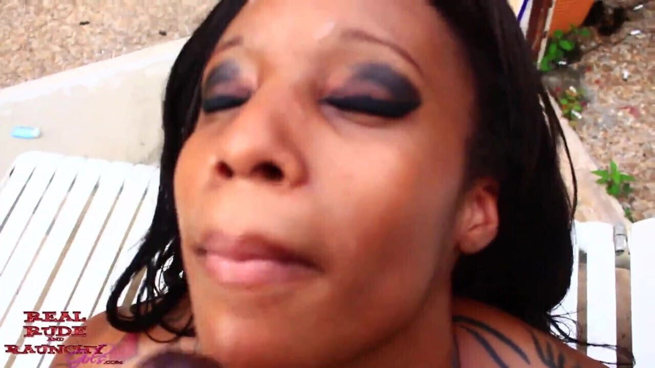 Young slut fucked at the hollis deli in queens