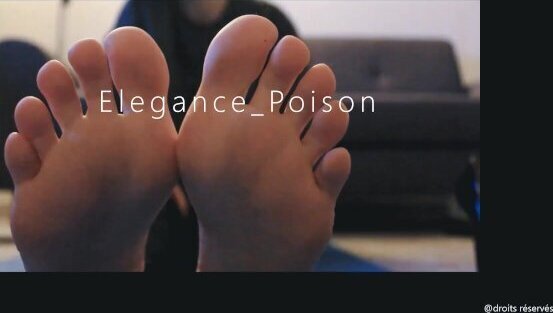 MAITRESSE TALONS AIGUILLES PIEDS