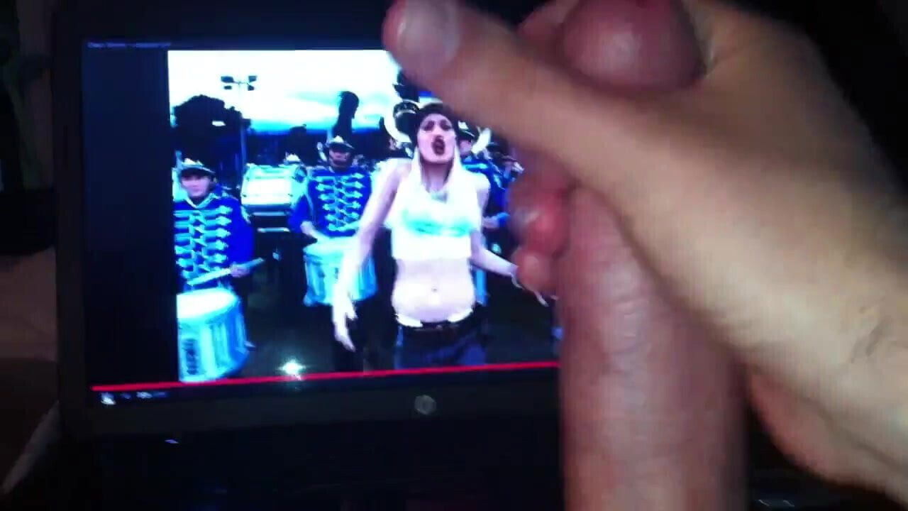 masturbating to gwen stefani hollaback girl