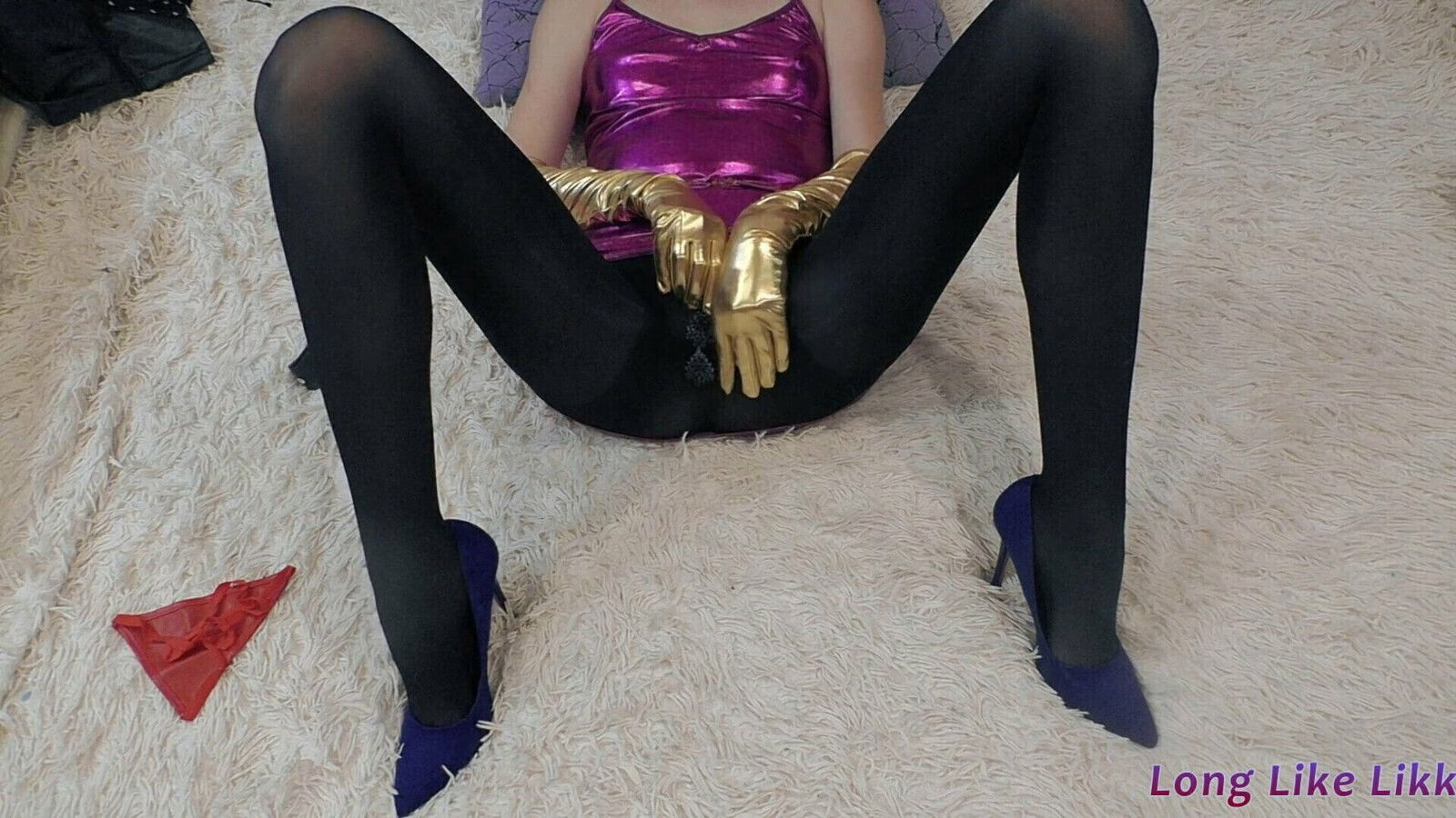 Girl black pantyhose masturbates with vibrator