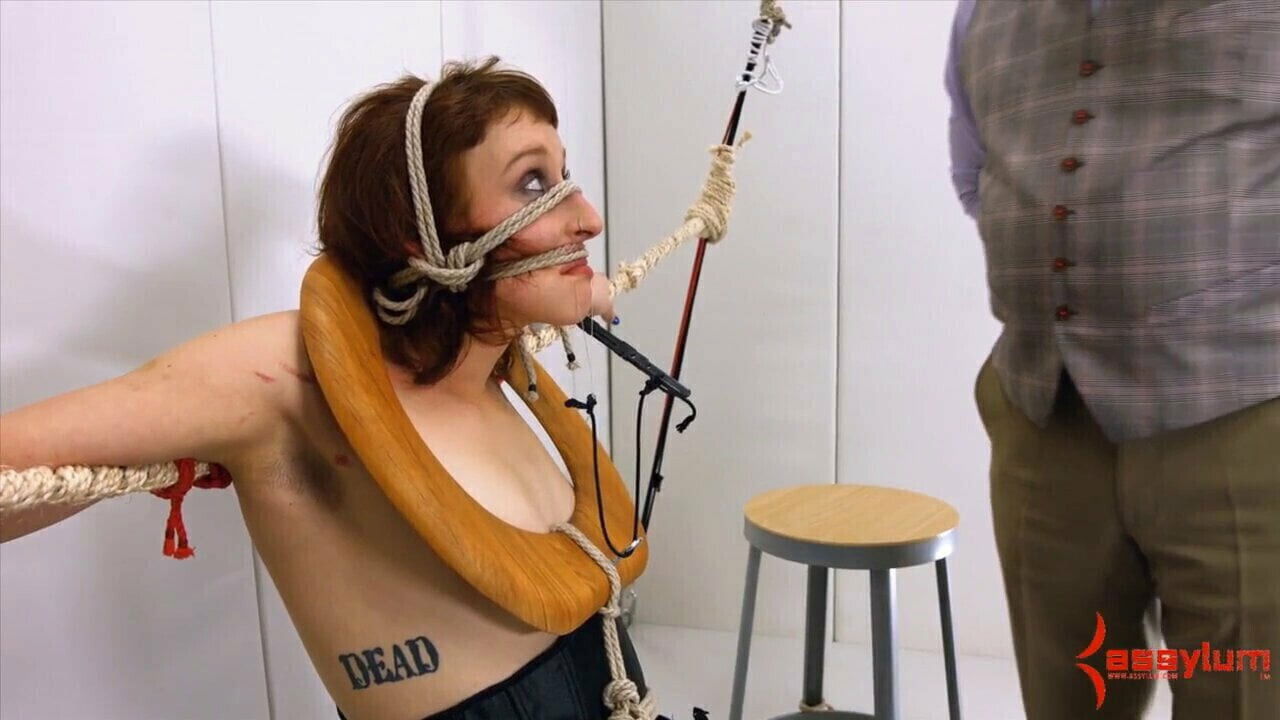 Bondage teen punished hard with ropes