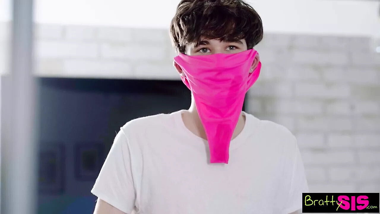 Stepsister’s Panties S19:E9