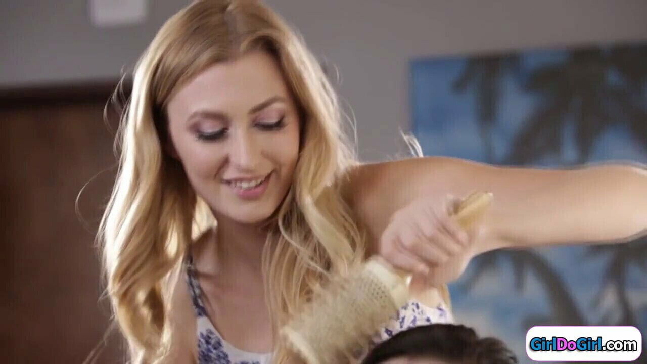 Hairdresser seduces busty Latin customer gets rimmed