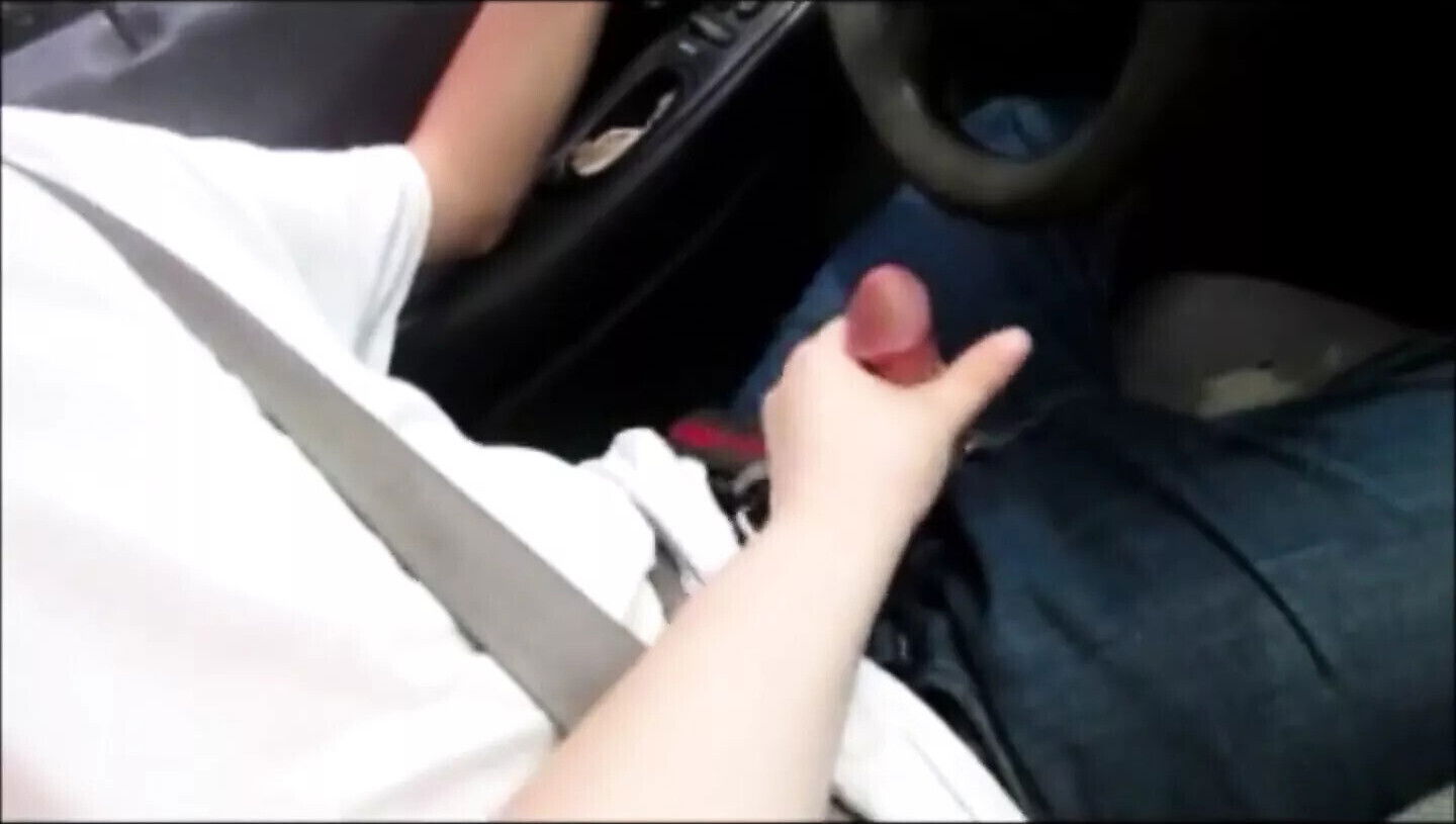 Made Quickly With Handjob While Driving