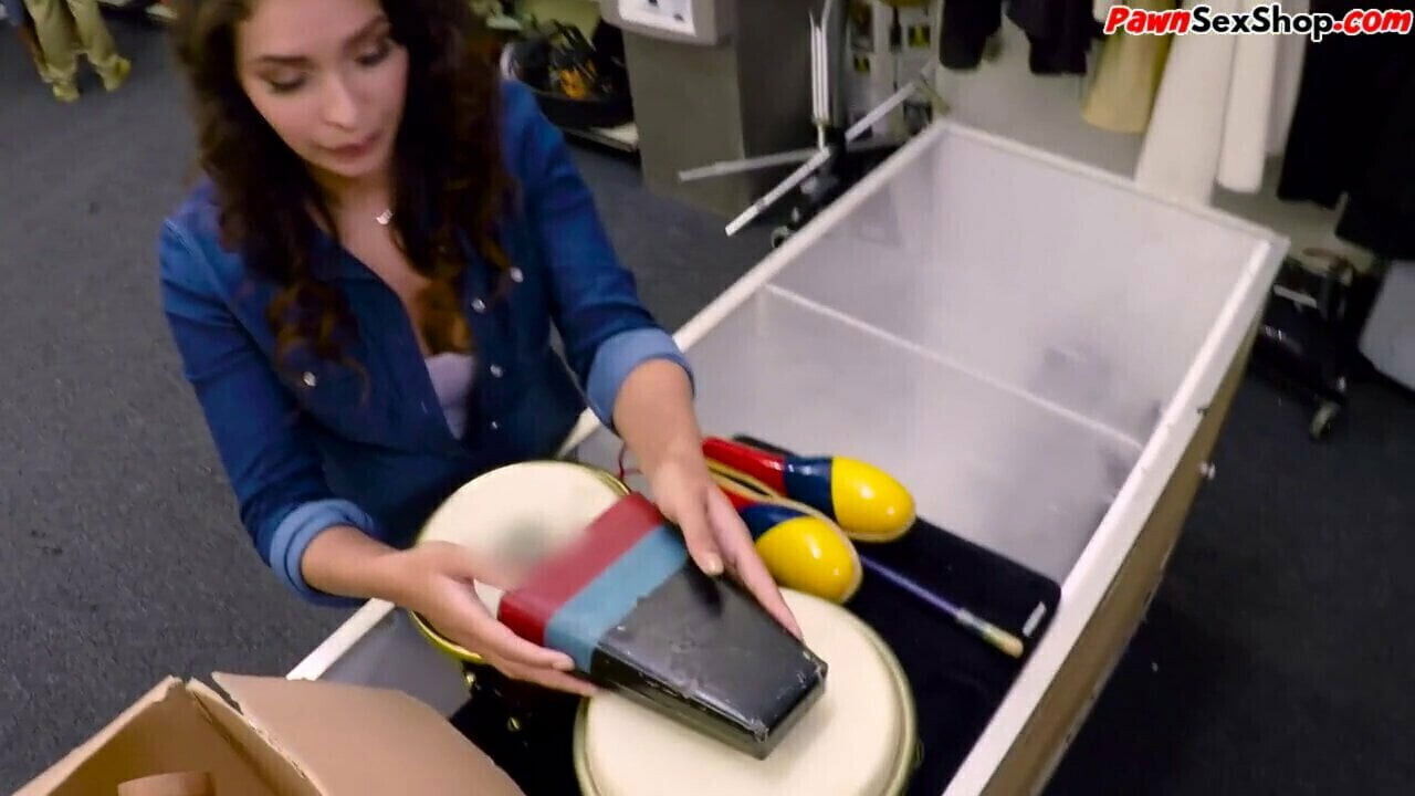 Pawnshop amateur publicly blows store before swallowing