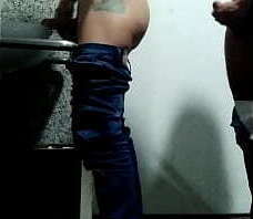 Me comeu no banheiro do aeroporto