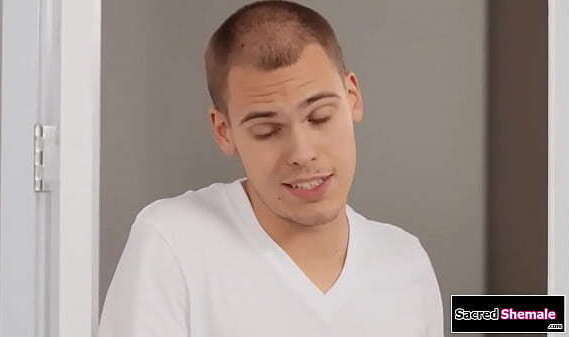 Tgirl Angel Ducati facefucks handyman