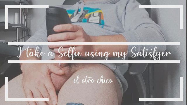 take Selfie using Satisfyer