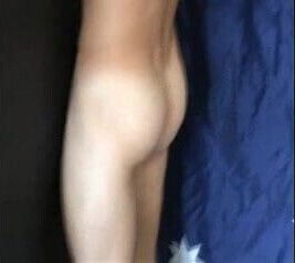 Surfer blows load gloryhole