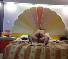 Amiga cuarentona mat&aacute_ndose sola