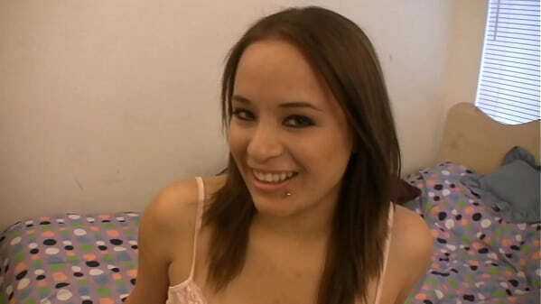 Pretty teen gives blowjob casting