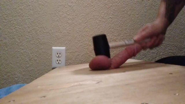 Ballbusting feet hammer