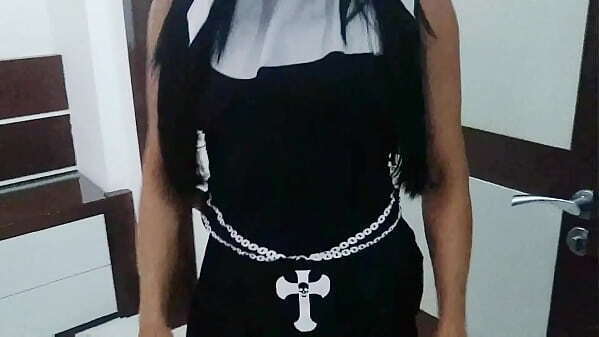 Bianca confessa pecados &eacute_ consolada pelo padre.