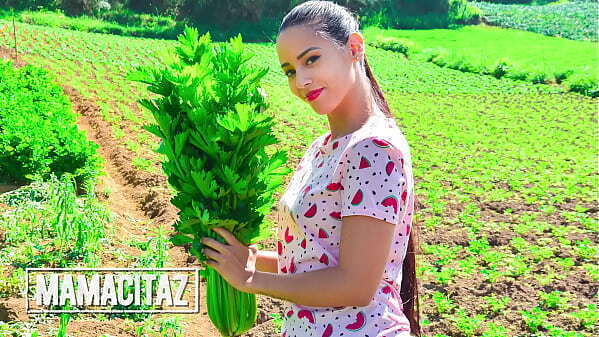 CARNEDELMERCADO (Andreina Luxe, Logan Salamanca) Brunette Latina Teen With Biggest Full Scene