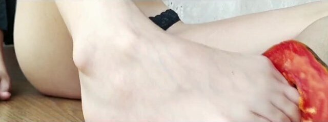 Papaya`s Life! Destroyed under Lola`s sexy Feet!