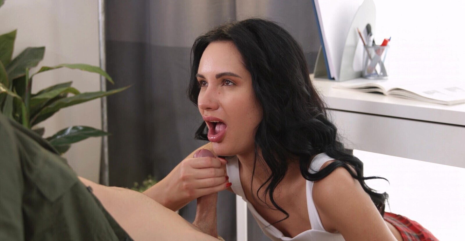 Cindy Shine moans while having first Cindy Shine