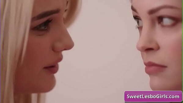 Sexy lesbian inmates Chloe Cherry, Serene Siren making shower