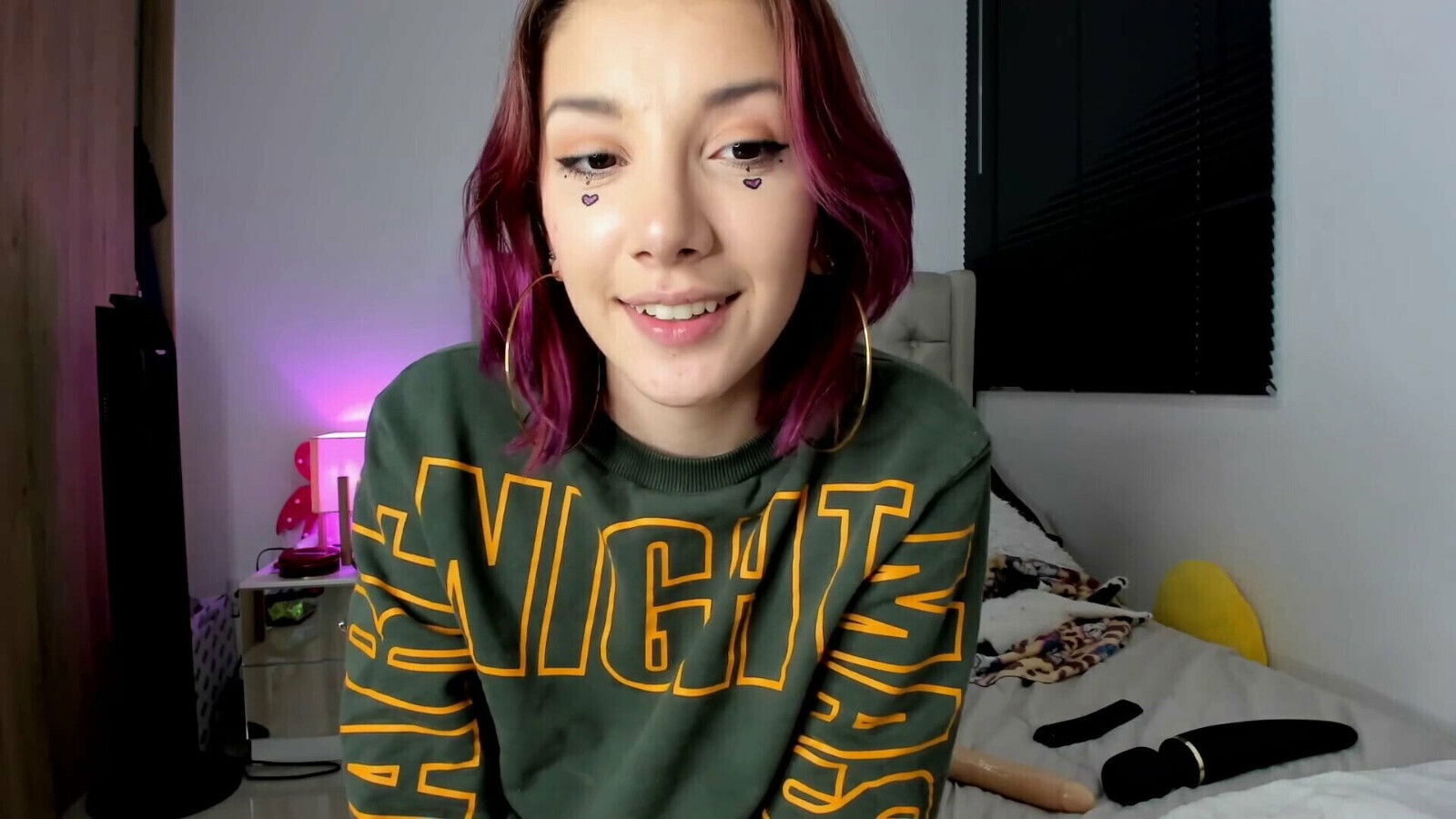 Cosmic girl knows make horny with