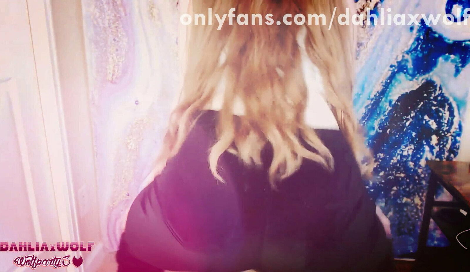 Phat twerking Dahlia Wolf