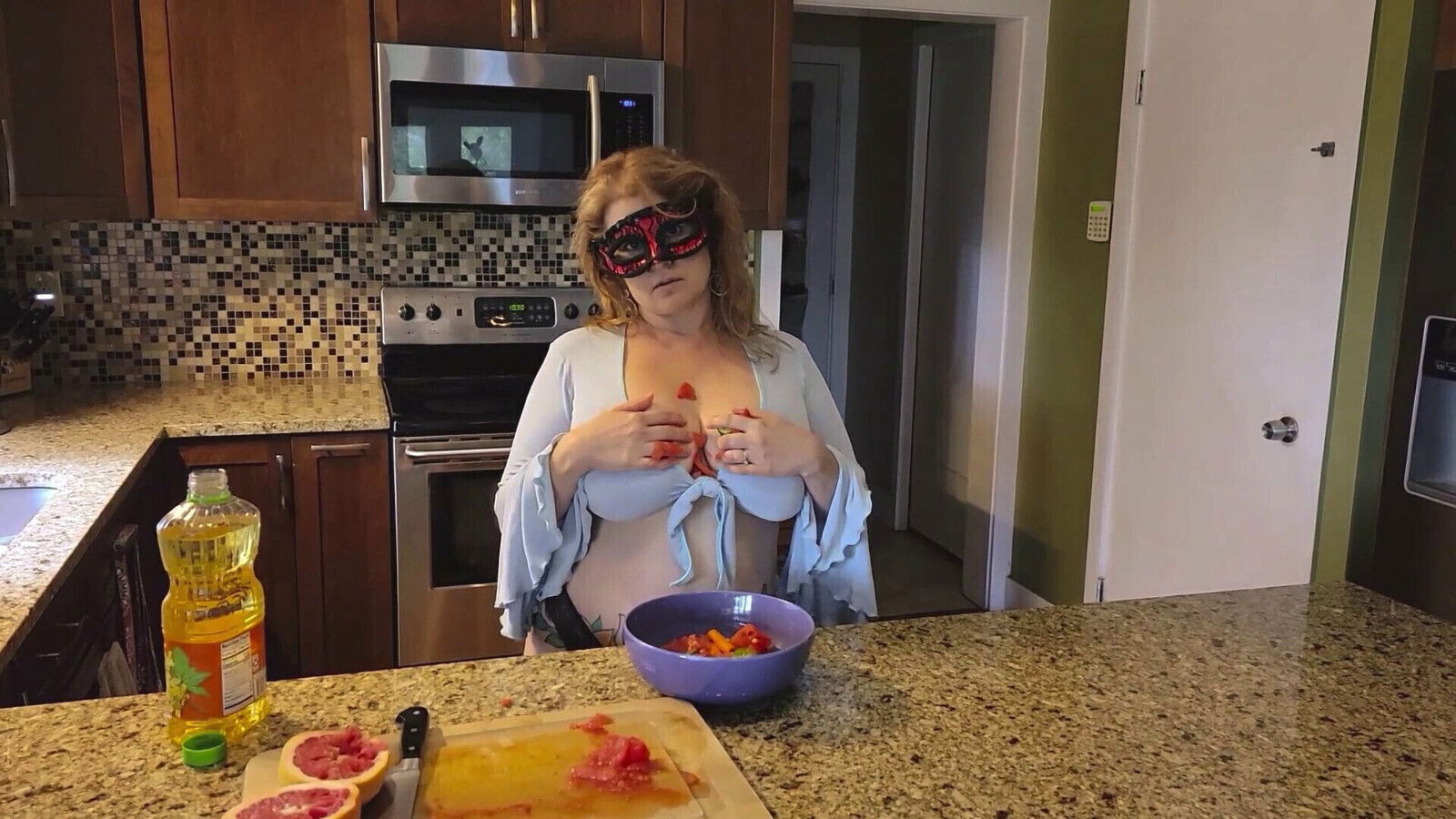 Crushing Food RUBBING MILF’S