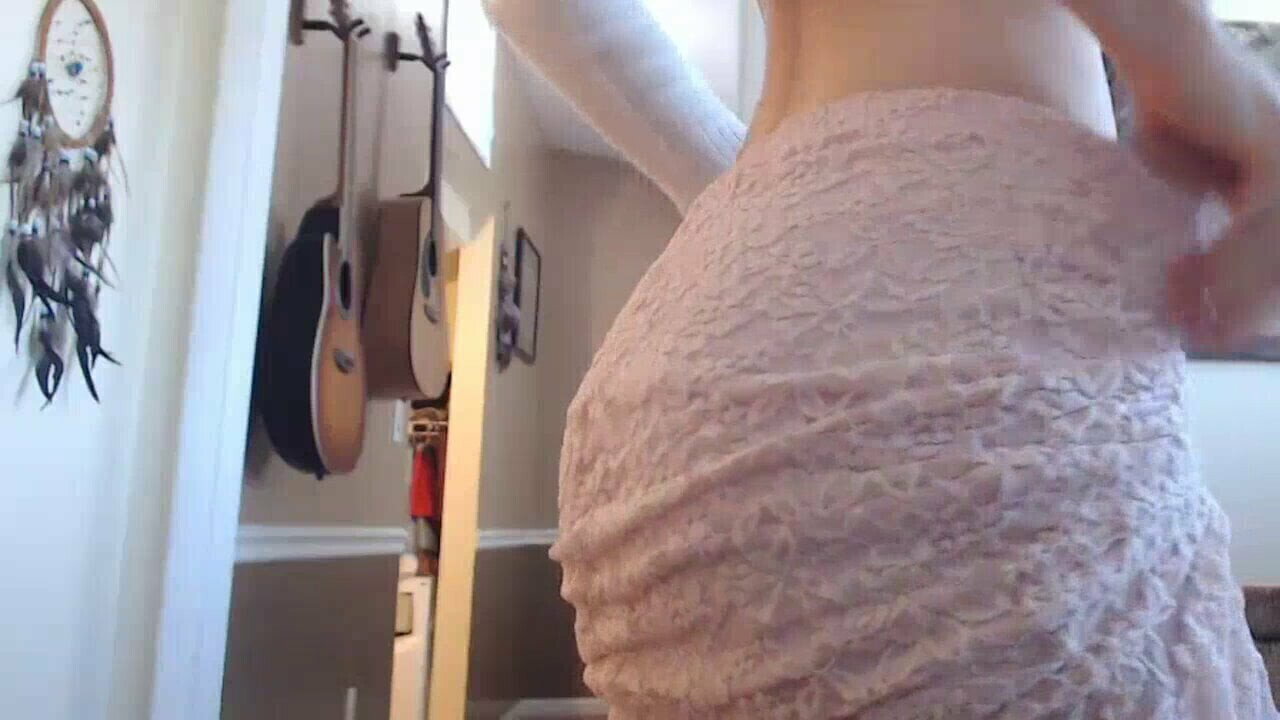 Amateur massage with cream close