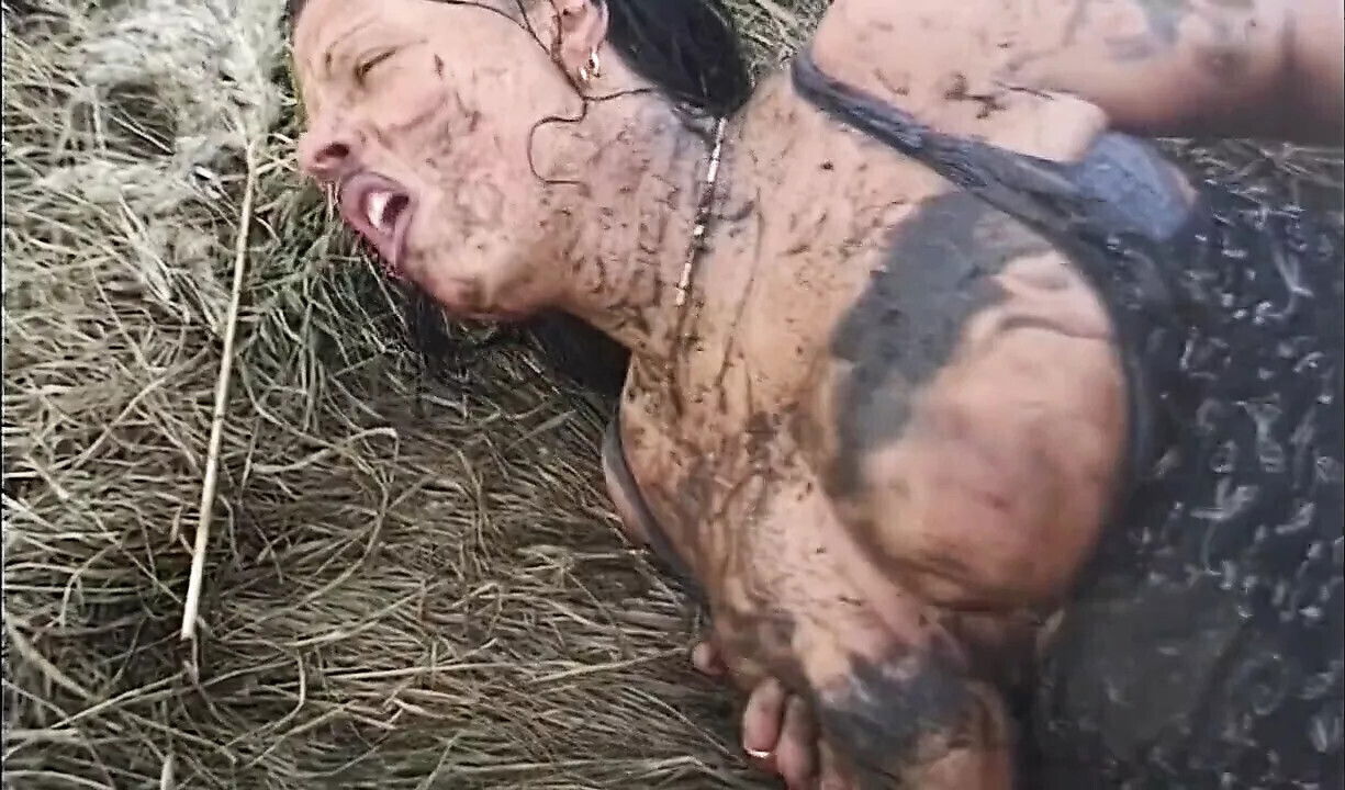 Kranker Halloween fucker bummst Mutti Outddor Schlamm