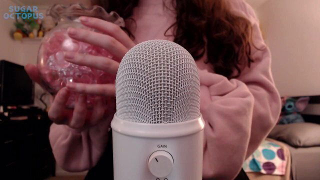 Glass scratching pink asmr