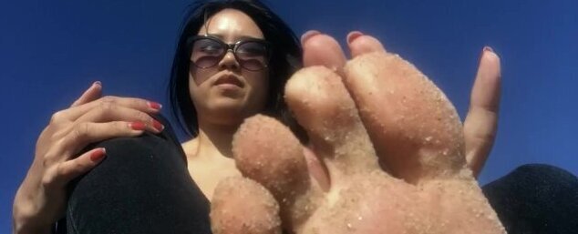 Dominatrix Mara's Sandy Beach Feet