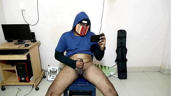 Comfortable handjob watching porn