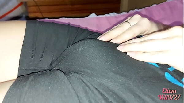 Desi Hindi niece Lycra shows Pussy