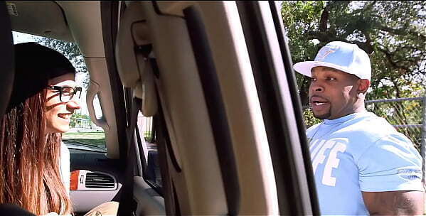 KHALIFA Rico Strong Lays Tight Pussy