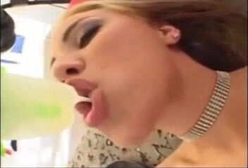 Delilah Strong Frozen sprem