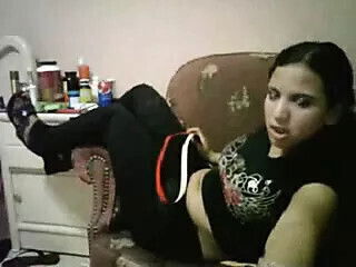 Egyptian mistress wants toes licked