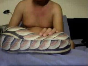 straight guys feet webcam