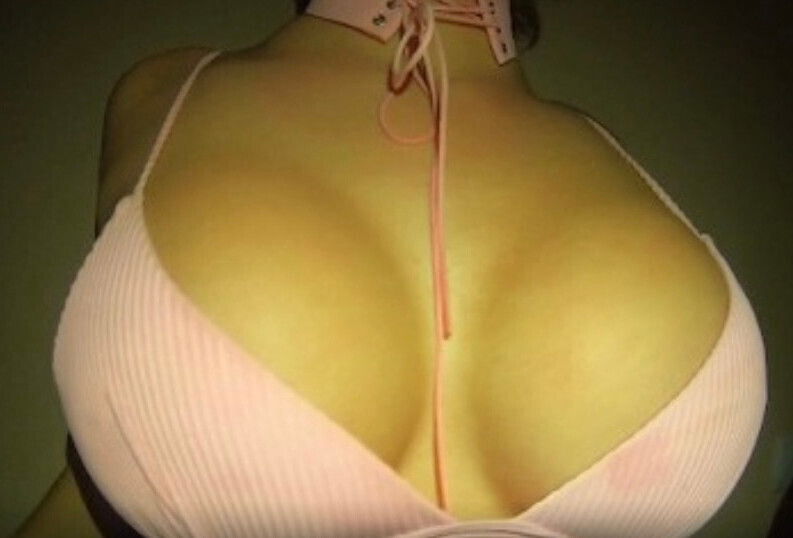 Young wife gives best titjob