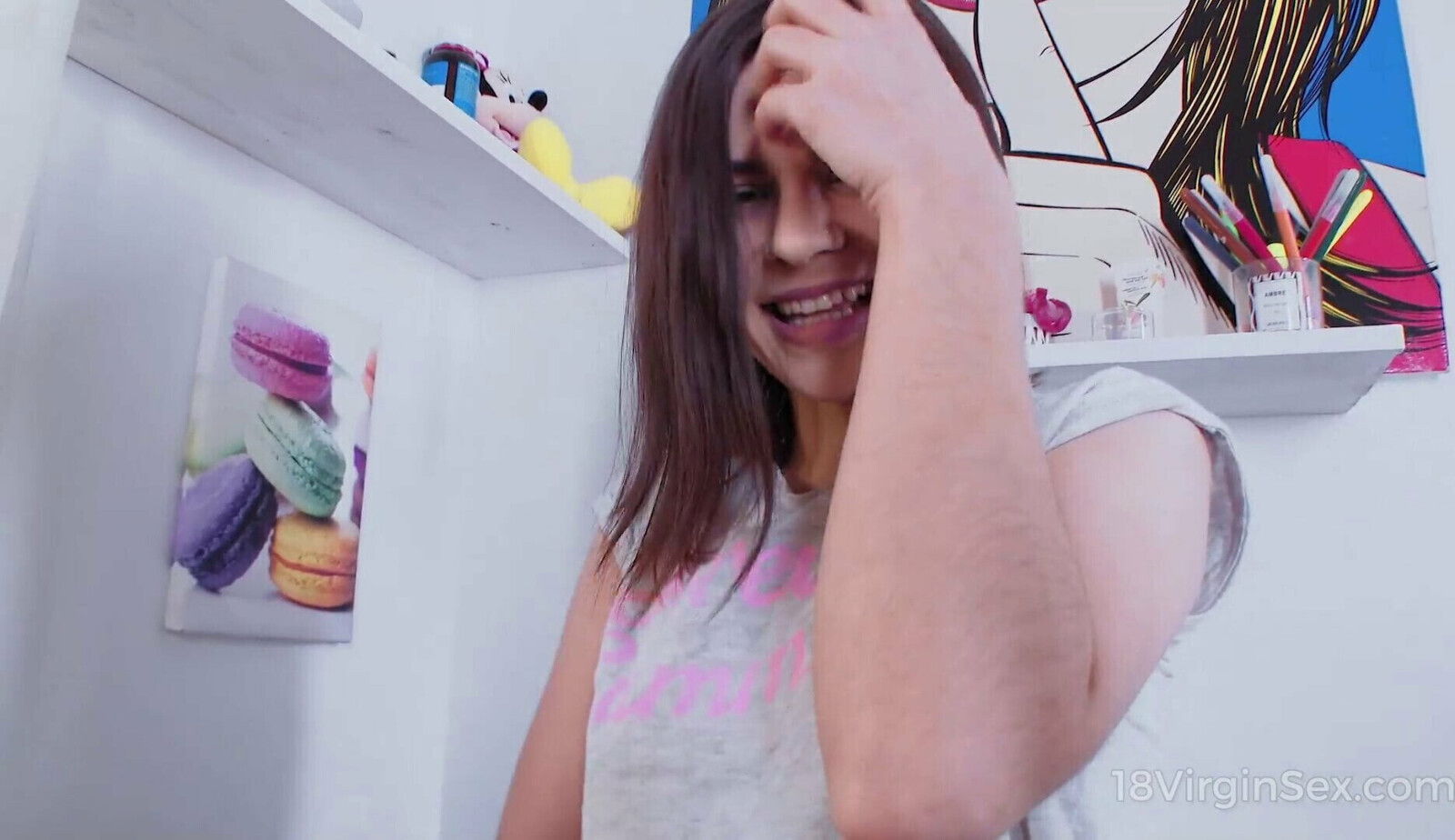 Virgin Cutie toys pussy after video chat