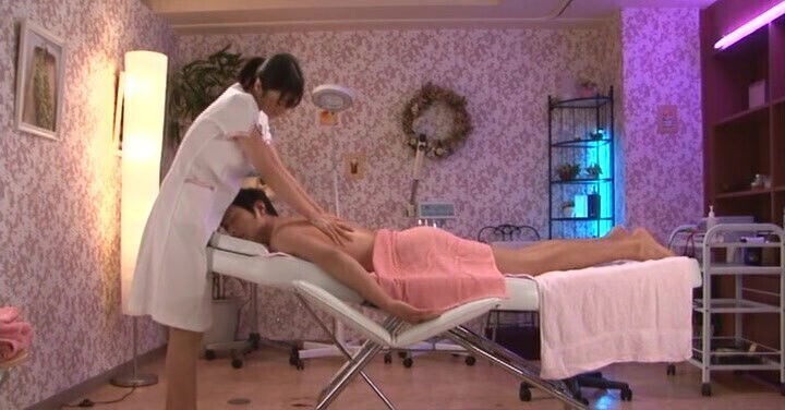 Sensual massage ends with Asahina Akari licking masseur's balls