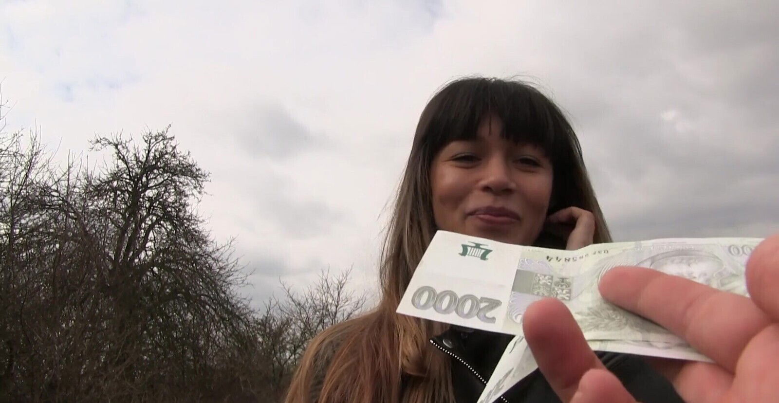 Close video with Mona being fucked stranger