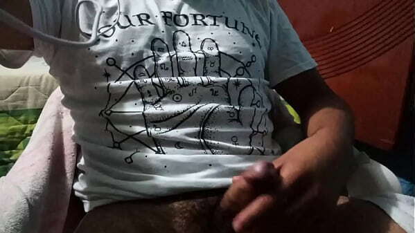 Chico toalla toca despu&eacute_s ba&ntilde_o