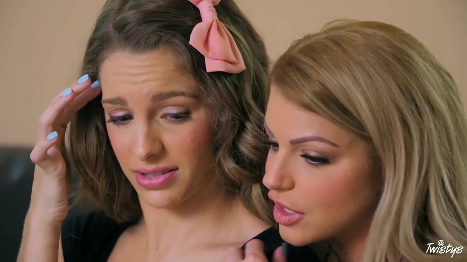 Glamorous blonde cougar with boobs licks young pussy