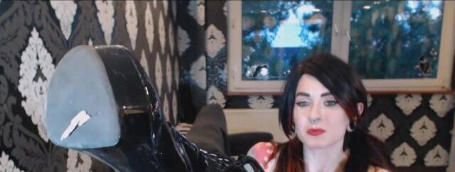 Miss Alexa`s Boot Lick Training!