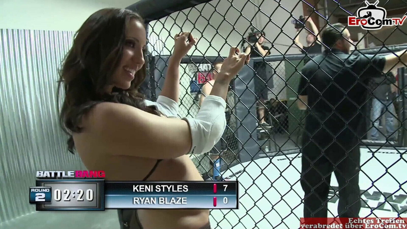 Blonde slut with natural fucks boxing winner