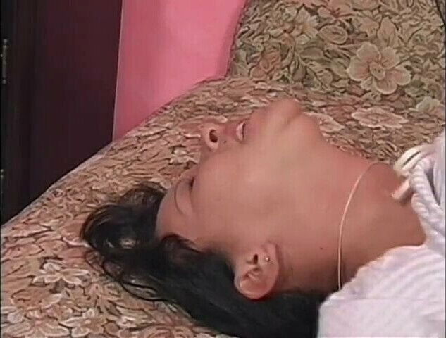 Threeway bisexual sandwich between guys brunette