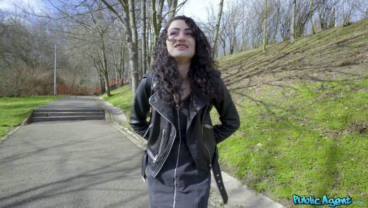 Nice flat chested Lydia Black gives classy blowjob