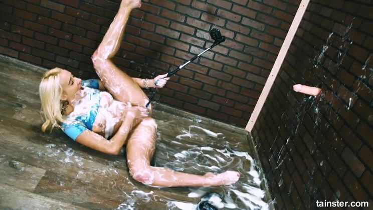 Slime Wave beauty totally drenched