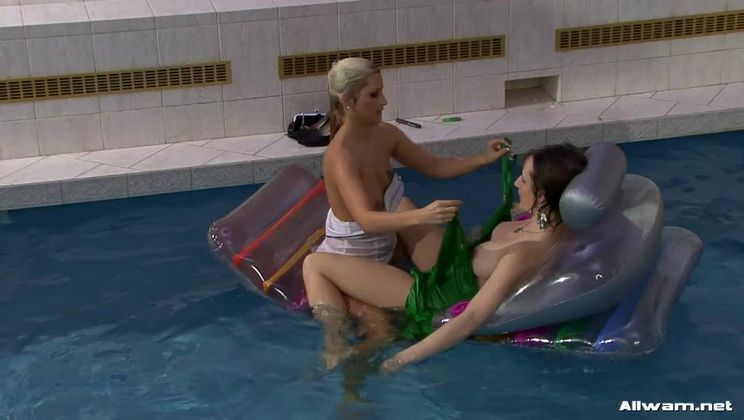 Dropped Purse Pool, Bitch!