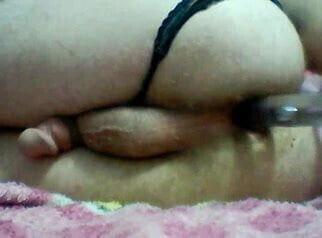 CD slut dildo play - CDzinha brincando com o consolo