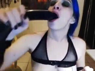 Punk Girl Dildo Deepthroat